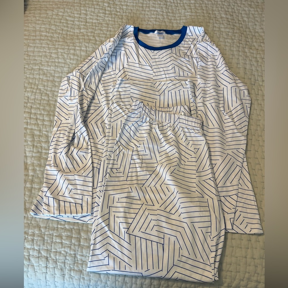 Schumacher by Lake Pajamas. Size large. Blue & white pattern. Long sleeve & pant